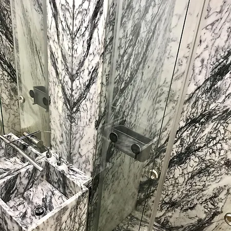 ゲストハウス Hola リスボン